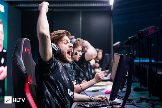 AG.AL战队夺得电竞世界杯王者荣耀冠军